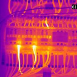 Thermographie est un moyen de vérifier la qualité des rendements des panneaux photovoltaïque